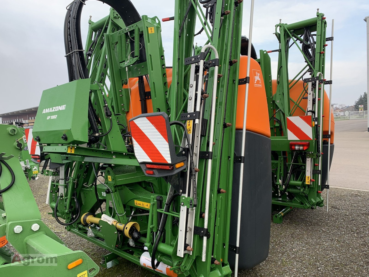Amazone UF 1002 - Prskalica za traktor: slika Amazone UF 1002 - Prskalica za traktor Amazone UF 1002 - Prskalica za traktor: slika Amazone UF 1002 - Prskalica za traktor