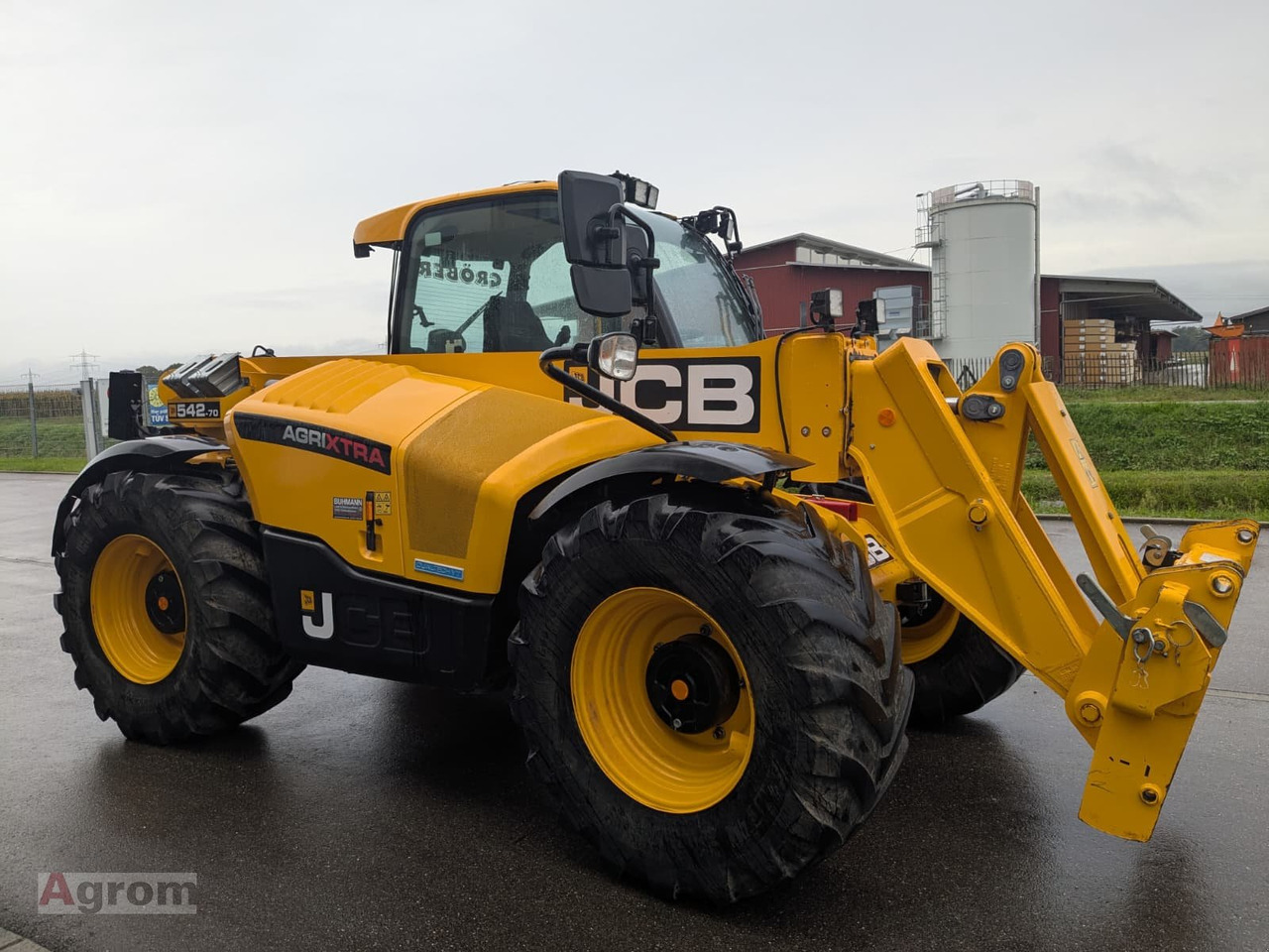 JCB 542-70 AGRI XTRA - Teleskopski rukovatelj: slika JCB 542-70 AGRI XTRA - Teleskopski rukovatelj JCB 542-70 AGRI XTRA - Teleskopski rukovatelj: slika JCB 542-70 AGRI XTRA - Teleskopski rukovatelj
