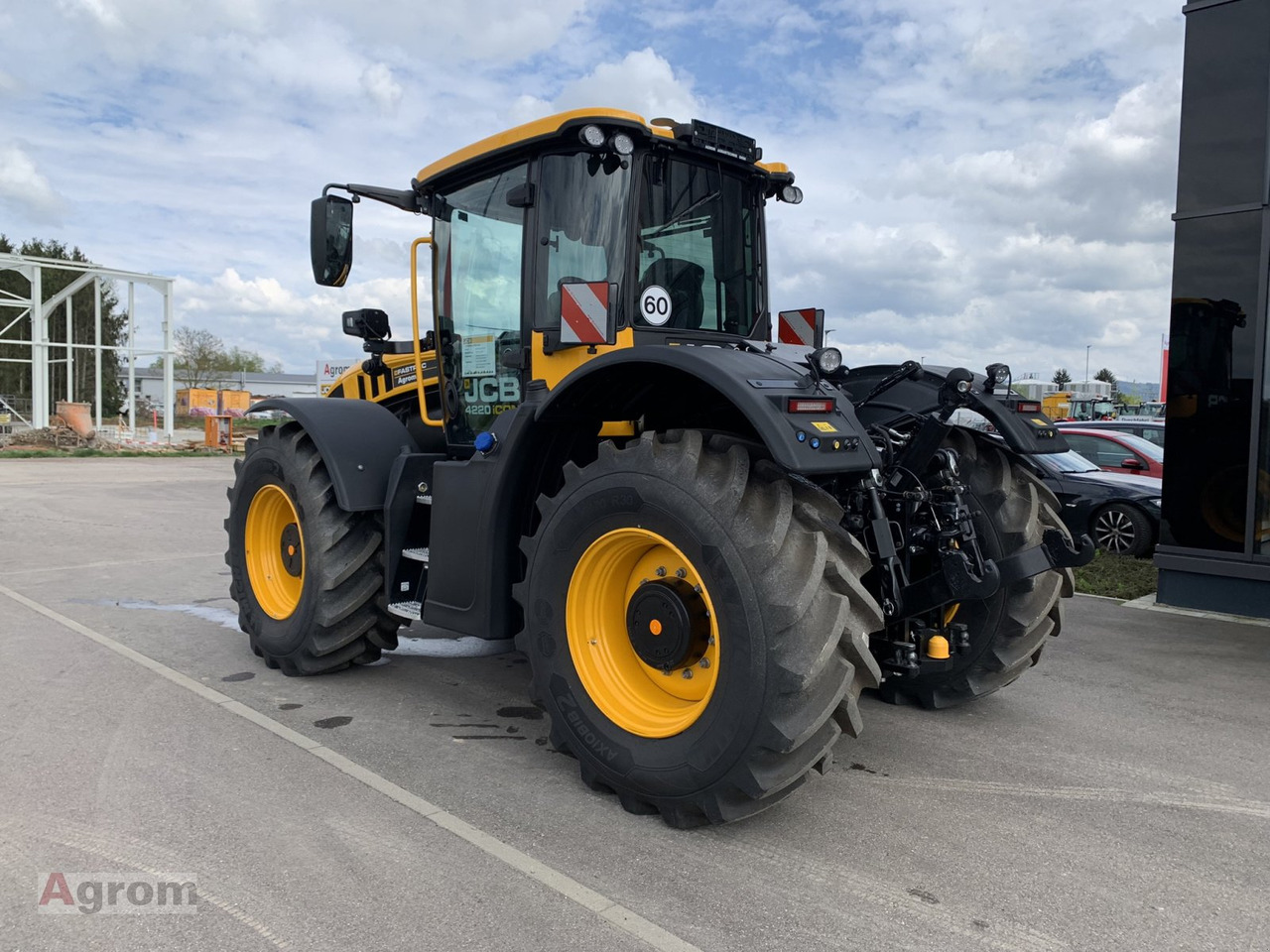 JCB Fastrac 4220 iCON - Traktor: slika JCB Fastrac 4220 iCON - Traktor JCB Fastrac 4220 iCON - Traktor: slika JCB Fastrac 4220 iCON - Traktor