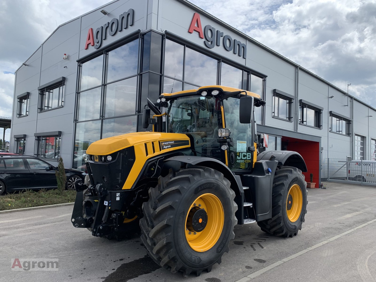 JCB Fastrac 4220 iCON - Traktor: slika JCB Fastrac 4220 iCON - Traktor JCB Fastrac 4220 iCON - Traktor: slika JCB Fastrac 4220 iCON - Traktor