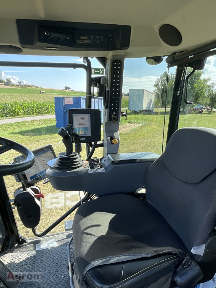 JCB Fastrac 4220 mit Lenksystem RTK - Traktor: slika JCB Fastrac 4220 mit Lenksystem RTK - Traktor JCB Fastrac 4220 mit Lenksystem RTK - Traktor: slika JCB Fastrac 4220 mit Lenksystem RTK - Traktor