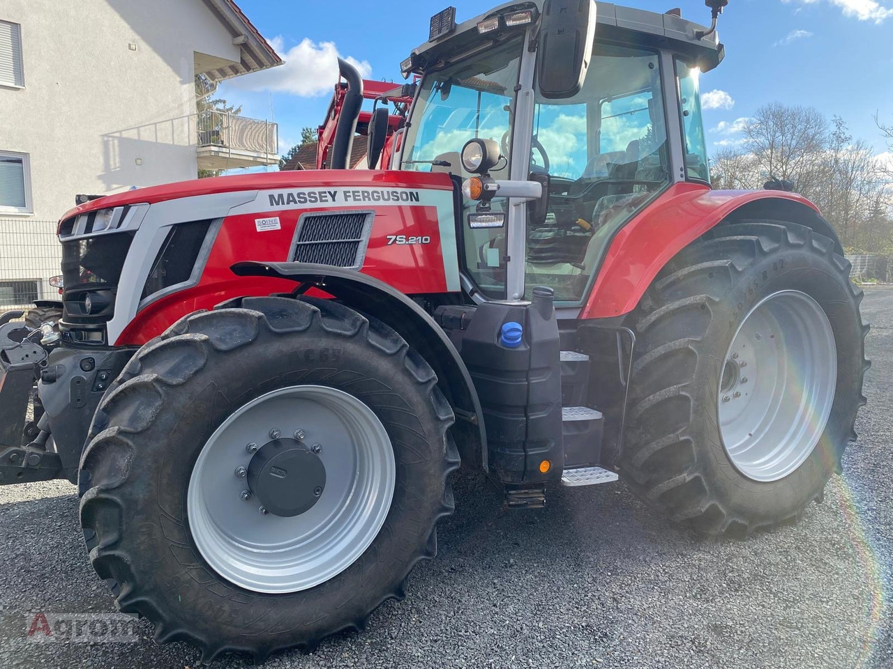 Massey Ferguson 7S.210 Dyna-VT EXCLUSIVE - Traktor: slika Massey Ferguson 7S.210 Dyna-VT EXCLUSIVE - Traktor Massey Ferguson 7S.210 Dyna-VT EXCLUSIVE - Traktor: slika Massey Ferguson 7S.210 Dyna-VT EXCLUSIVE - Traktor