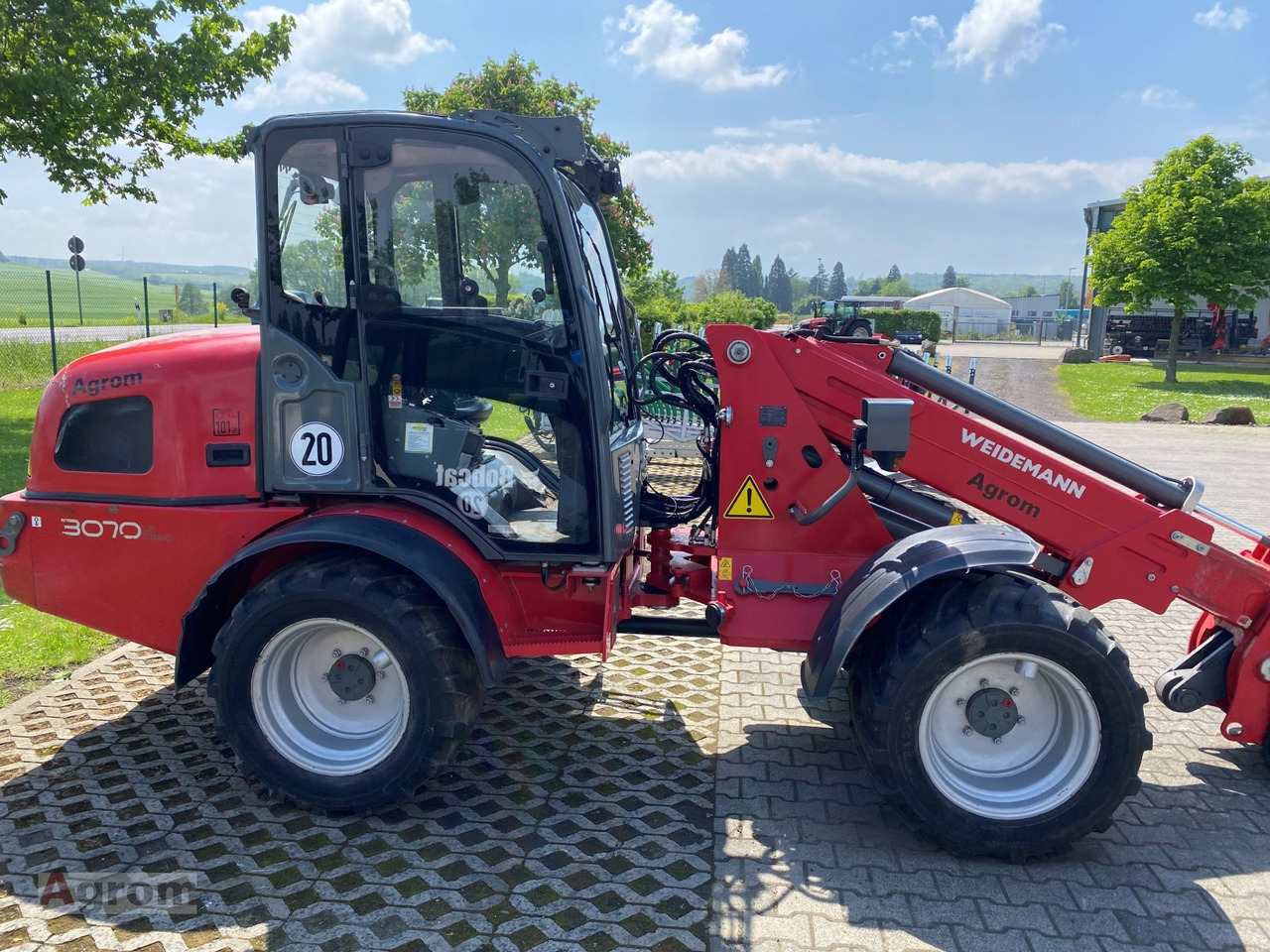 Weidemann 3070 CX60 LP T - Zglobni utovarivač: slika Weidemann 3070 CX60 LP T - Zglobni utovarivač Weidemann 3070 CX60 LP T - Zglobni utovarivač: slika Weidemann 3070 CX60 LP T - Zglobni utovarivač