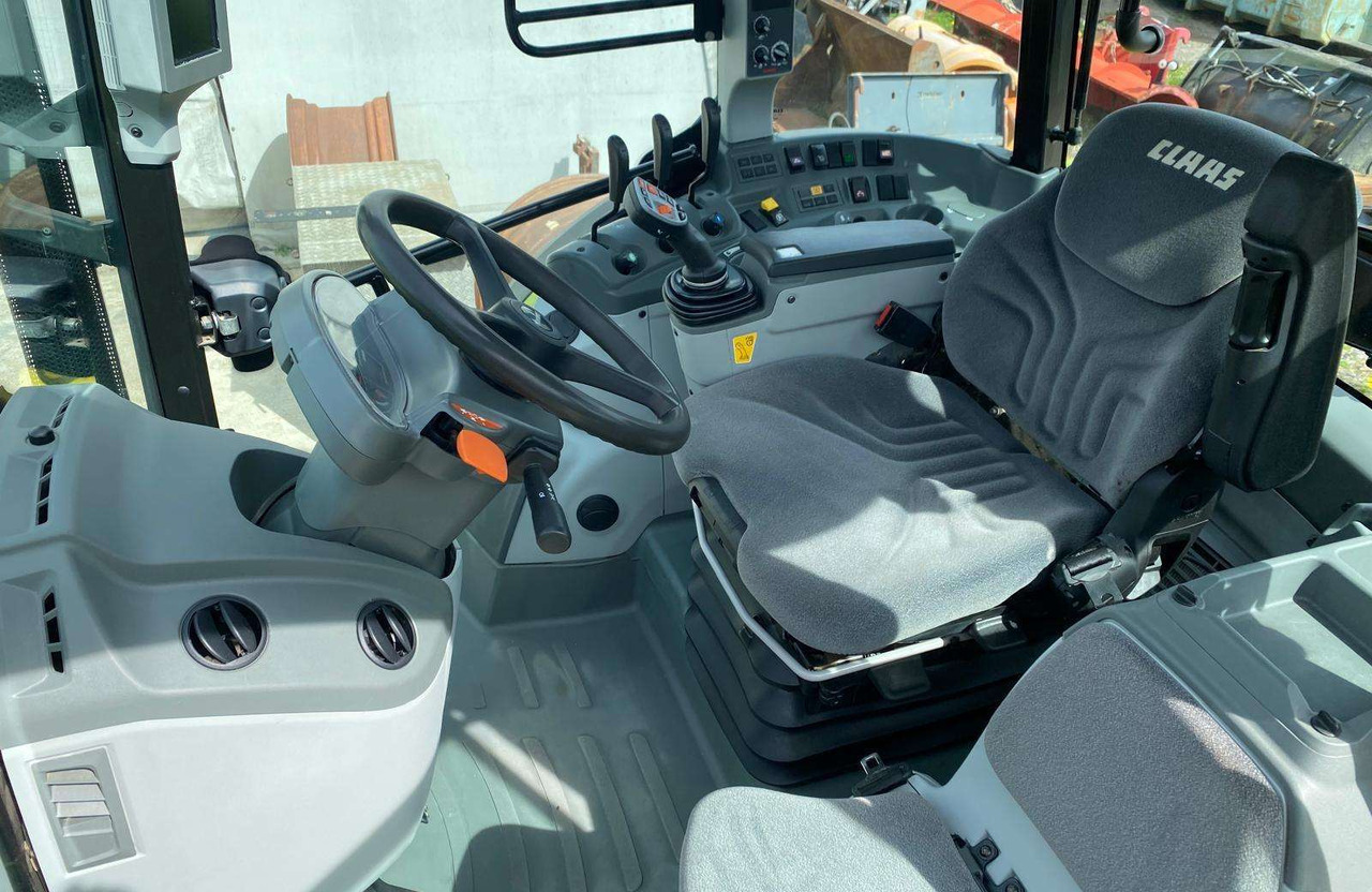 Claas Arion 440 su Claaas front.kr. - Traktor: slika Claas Arion 440 su Claaas front.kr. - Traktor Claas Arion 440 su Claaas front.kr. - Traktor: slika Claas Arion 440 su Claaas front.kr. - Traktor