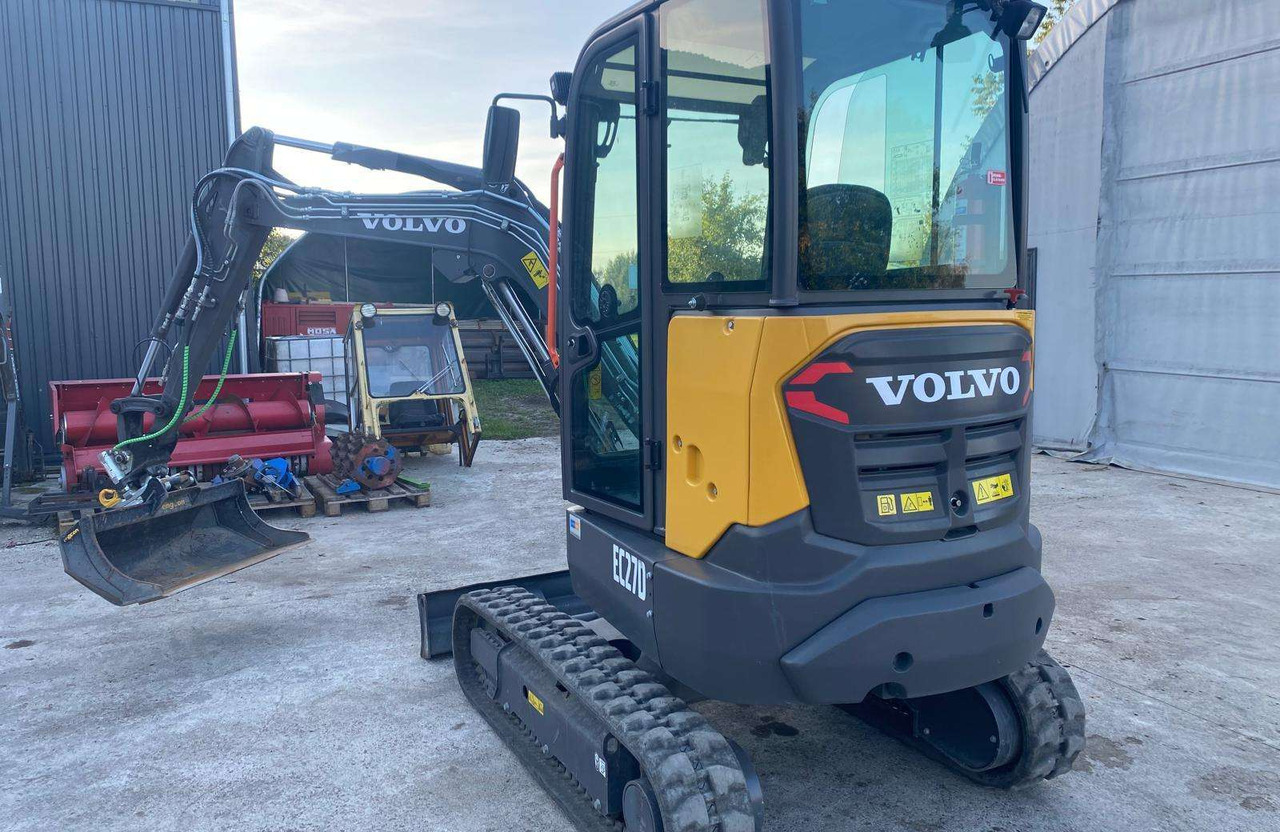 Volvo EC27D - Bager: slika Volvo EC27D - Bager Volvo EC27D - Bager: slika Volvo EC27D - Bager