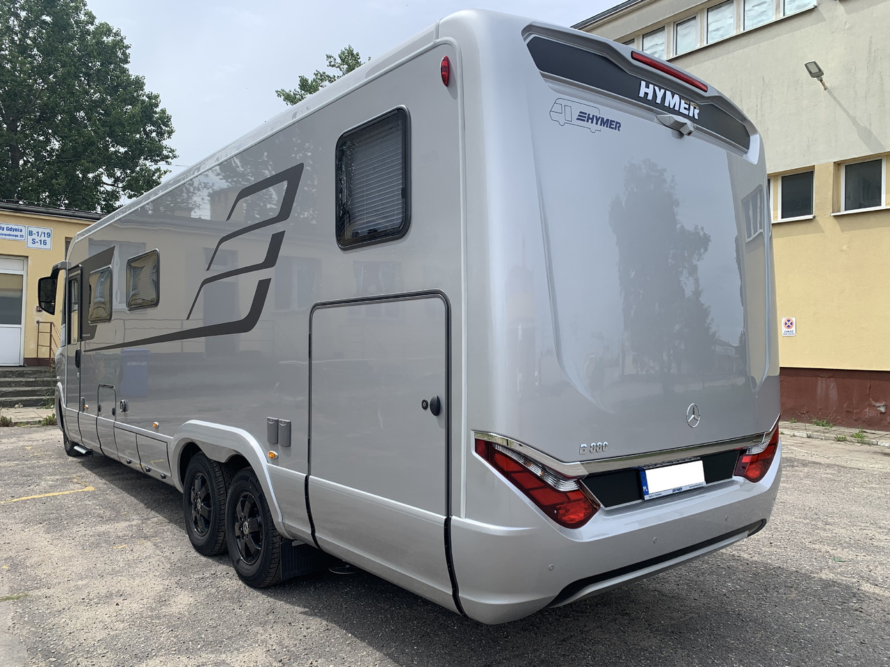 HYMER BLM -I 880 - Integrirani kamper: slika HYMER BLM -I 880 - Integrirani kamper HYMER BLM -I 880 - Integrirani kamper: slika HYMER BLM -I 880 - Integrirani kamper