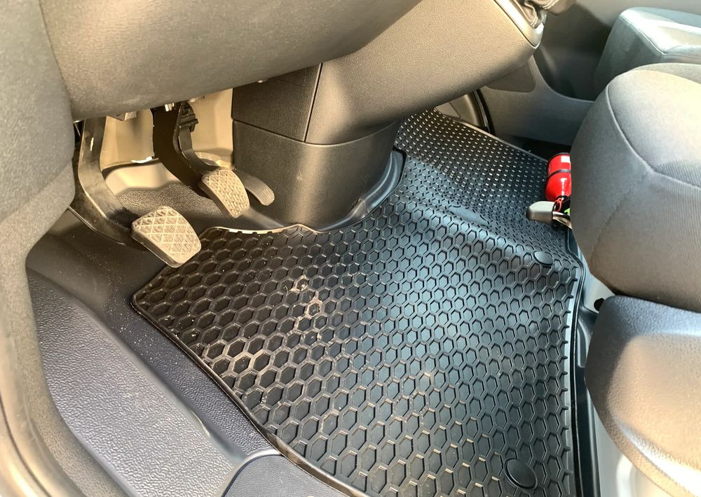 Furgon Mercedes-Benz SPRINTER 317 CDI Furgon PRO: slika Furgon Mercedes-Benz SPRINTER 317 CDI Furgon PRO