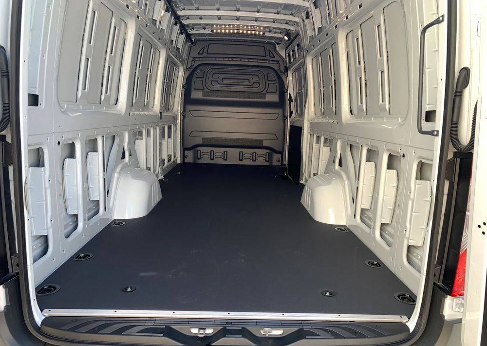 Furgon Mercedes-Benz SPRINTER 317 CDI Furgon PRO: slika Furgon Mercedes-Benz SPRINTER 317 CDI Furgon PRO