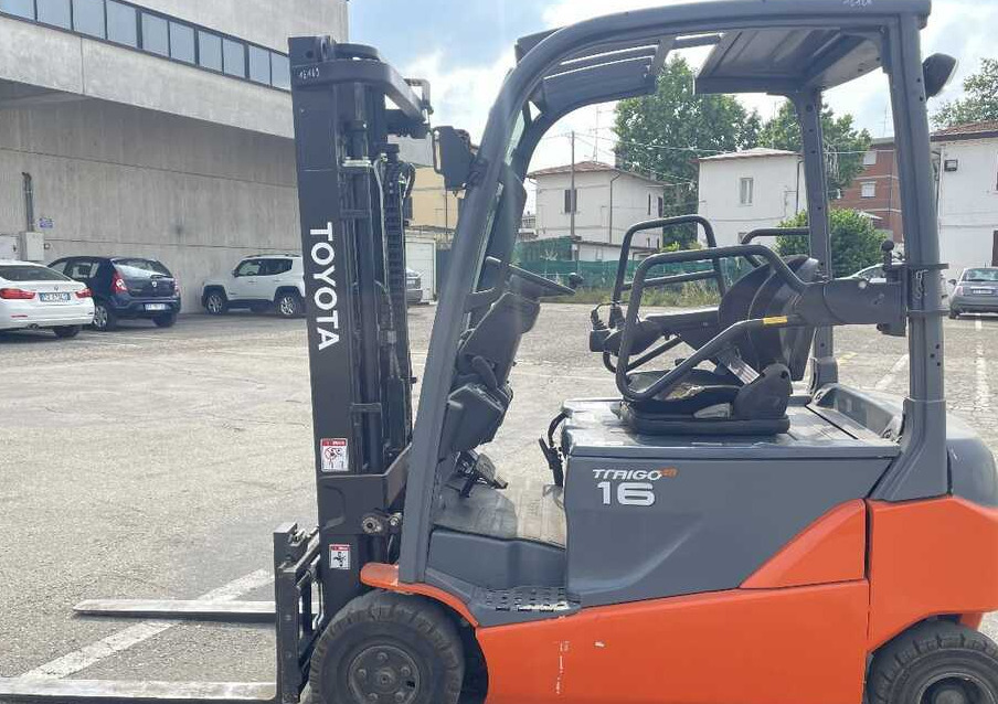 TOYOTA Toyota 8 FBM 16T - Električni viličar: slika TOYOTA Toyota 8 FBM 16T - Električni viličar TOYOTA Toyota 8 FBM 16T - Električni viličar: slika TOYOTA Toyota 8 FBM 16T - Električni viličar