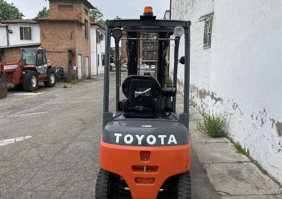 Toyota 8 FBMK20T (Batteria 90%) - Električni viličar: slika Toyota 8 FBMK20T (Batteria 90%) - Električni viličar Toyota 8 FBMK20T (Batteria 90%) - Električni viličar: slika Toyota 8 FBMK20T (Batteria 90%) - Električni viličar