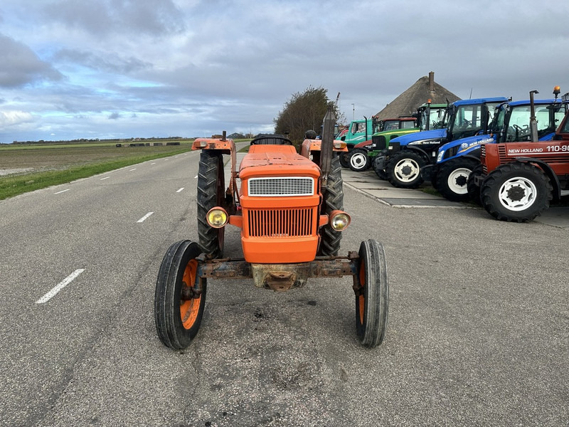 Fiat 640 - Traktor: slika Fiat 640 - Traktor Fiat 640 - Traktor: slika Fiat 640 - Traktor