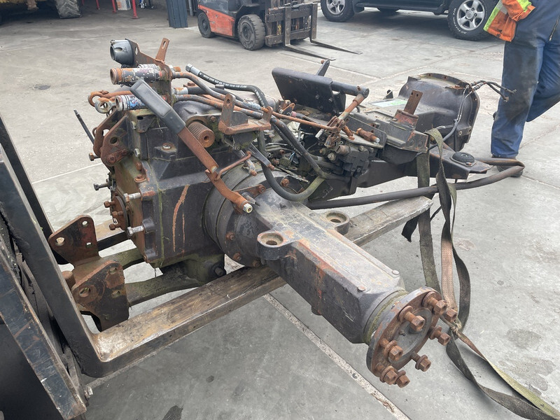 Fiat 80/90DT - Osovina i dijelovi: slika Fiat 80/90DT - Osovina i dijelovi Fiat 80/90DT - Osovina i dijelovi: slika Fiat 80/90DT - Osovina i dijelovi