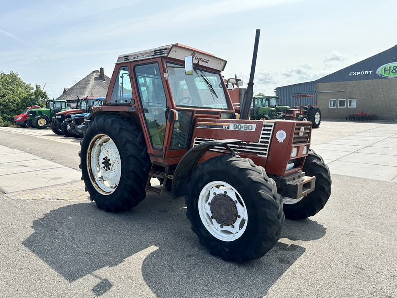 Fiat 90-90 DT - Traktor: slika Fiat 90-90 DT - Traktor Fiat 90-90 DT - Traktor: slika Fiat 90-90 DT - Traktor