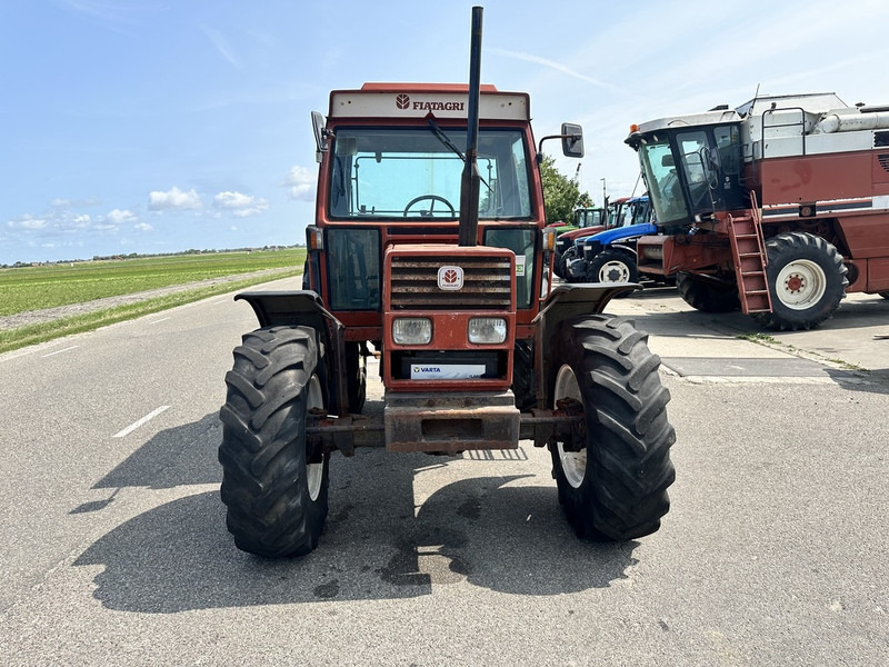 Fiat 90-90 DT - Traktor: slika Fiat 90-90 DT - Traktor Fiat 90-90 DT - Traktor: slika Fiat 90-90 DT - Traktor