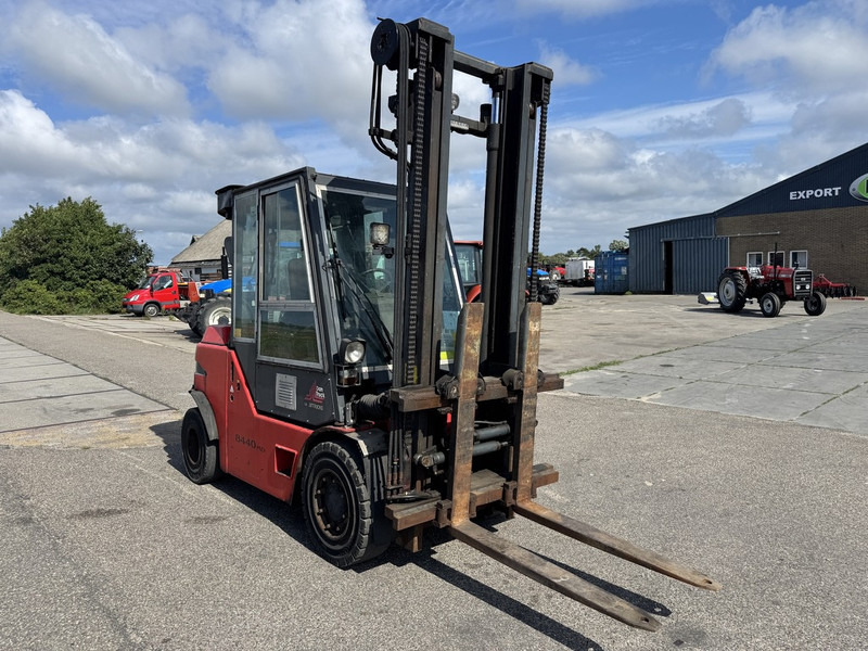 Heden 8440 DG - Diesel viličar: slika Heden 8440 DG - Diesel viličar Heden 8440 DG - Diesel viličar: slika Heden 8440 DG - Diesel viličar