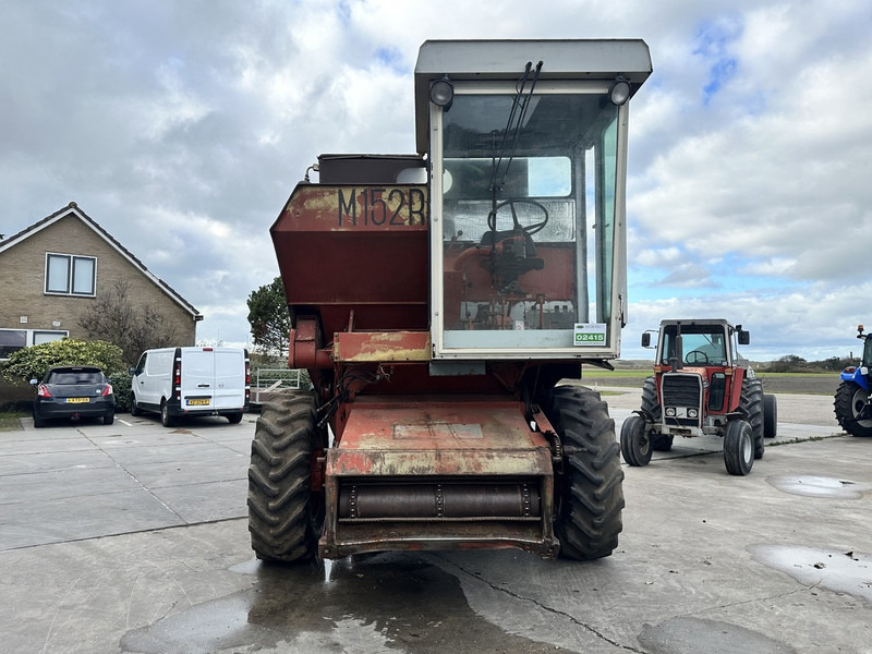 Laverda M152 - Kombajn za žetvu: slika Laverda M152 - Kombajn za žetvu Laverda M152 - Kombajn za žetvu: slika Laverda M152 - Kombajn za žetvu