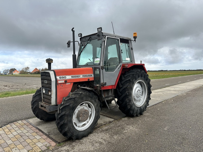 Massey Ferguson 690 - Traktor: slika Massey Ferguson 690 - Traktor Massey Ferguson 690 - Traktor: slika Massey Ferguson 690 - Traktor