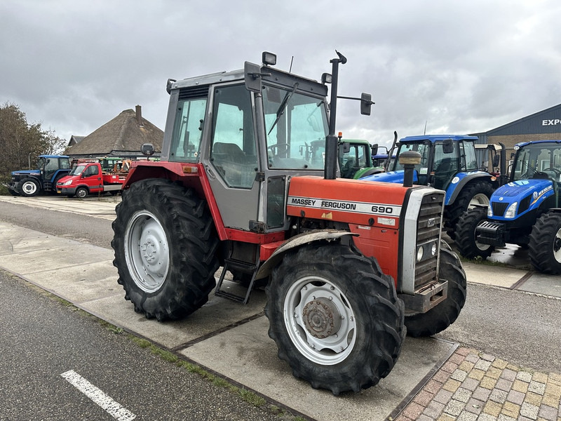 Massey Ferguson 690 - Traktor: slika Massey Ferguson 690 - Traktor Massey Ferguson 690 - Traktor: slika Massey Ferguson 690 - Traktor