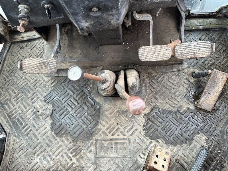 Massey Ferguson 690 - Traktor: slika Massey Ferguson 690 - Traktor Massey Ferguson 690 - Traktor: slika Massey Ferguson 690 - Traktor