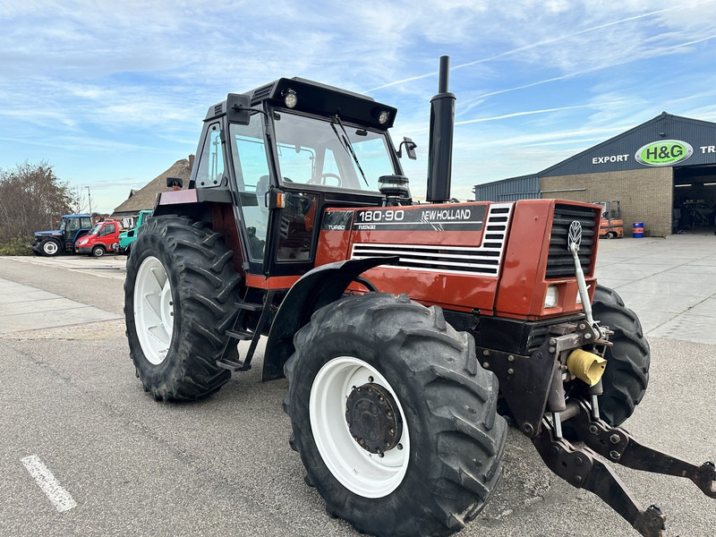New Holland 180-90 DT - Traktor: slika New Holland 180-90 DT - Traktor New Holland 180-90 DT - Traktor: slika New Holland 180-90 DT - Traktor