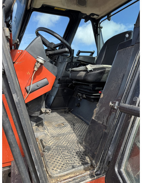 New Holland 180-90 DT - Traktor: slika New Holland 180-90 DT - Traktor New Holland 180-90 DT - Traktor: slika New Holland 180-90 DT - Traktor