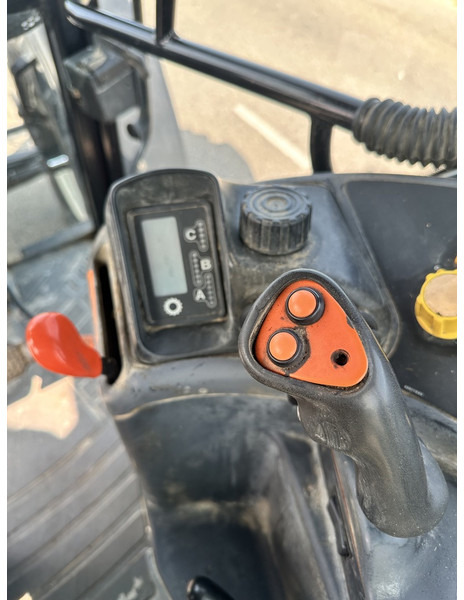New Holland M135 - Traktor: slika New Holland M135 - Traktor New Holland M135 - Traktor: slika New Holland M135 - Traktor