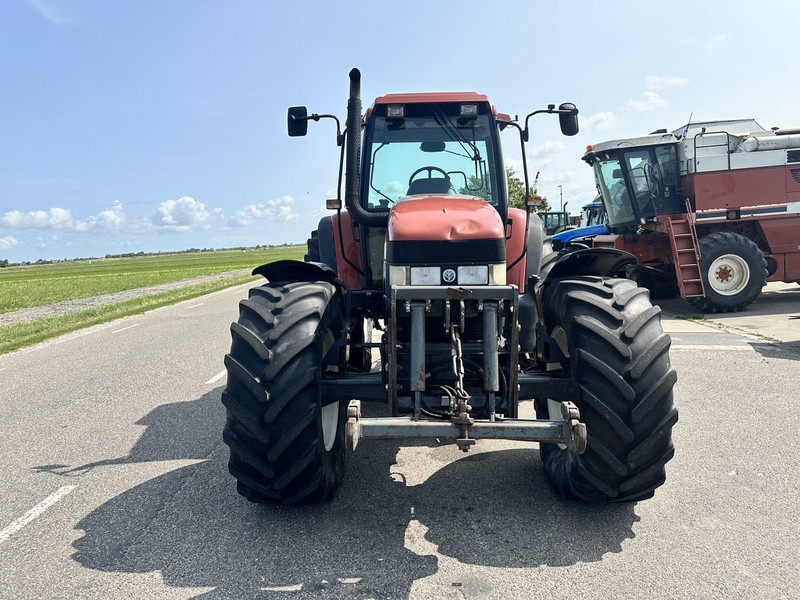 New Holland M135 - Traktor: slika New Holland M135 - Traktor New Holland M135 - Traktor: slika New Holland M135 - Traktor