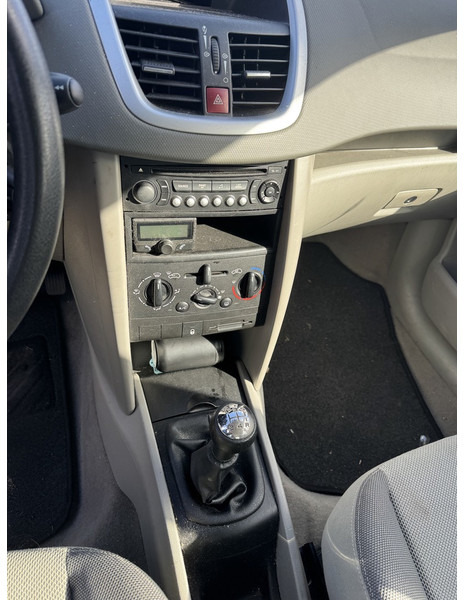 Peugeot 207 - Automobil: slika Peugeot 207 - Automobil Peugeot 207 - Automobil: slika Peugeot 207 - Automobil
