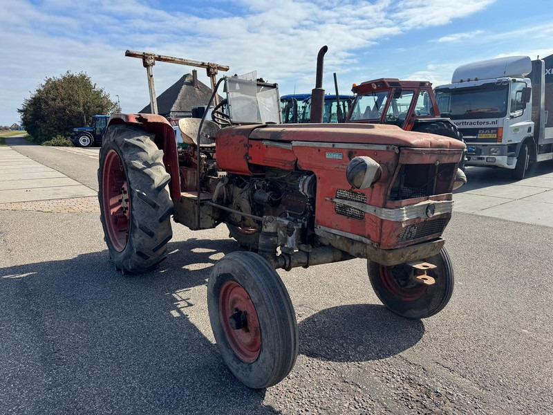 Zetor 4511 - Traktor: slika Zetor 4511 - Traktor Zetor 4511 - Traktor: slika Zetor 4511 - Traktor