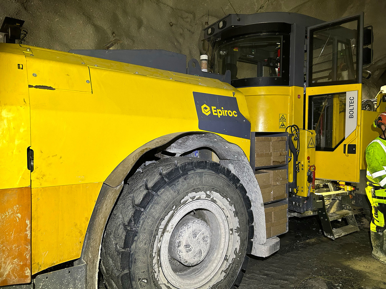 Atlas Copco Boltec E - Direkcionalna bušilica: slika Atlas Copco Boltec E - Direkcionalna bušilica Atlas Copco Boltec E - Direkcionalna bušilica: slika Atlas Copco Boltec E - Direkcionalna bušilica