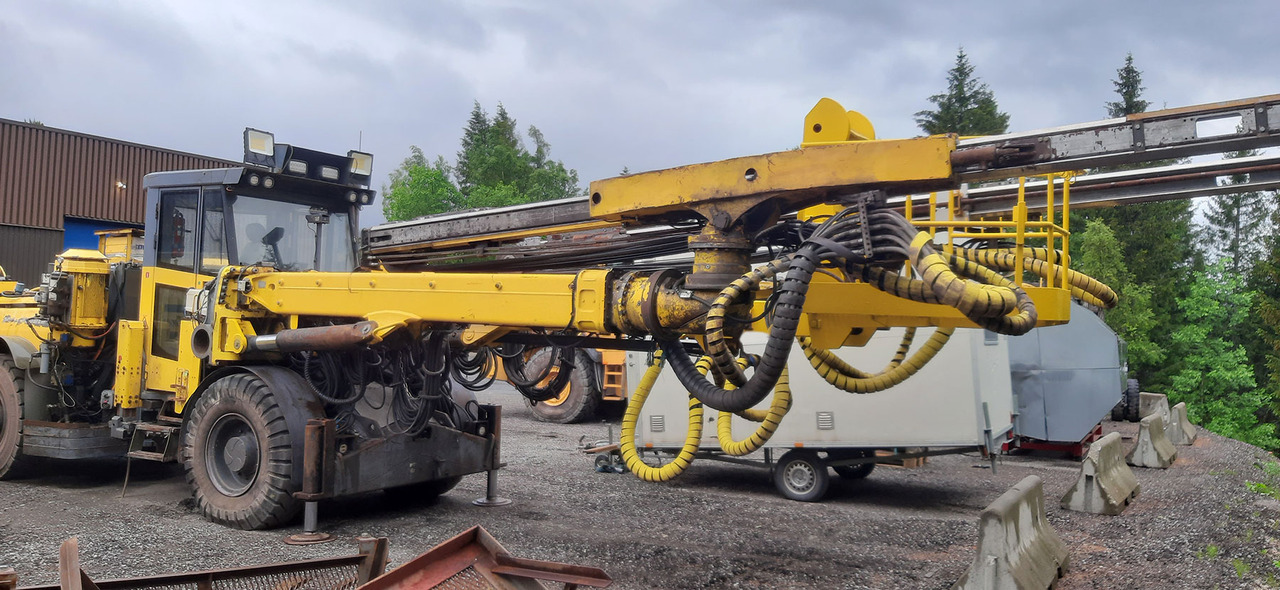 Atlas Copco E2C-C30 - Direkcionalna bušilica: slika Atlas Copco E2C-C30 - Direkcionalna bušilica Atlas Copco E2C-C30 - Direkcionalna bušilica: slika Atlas Copco E2C-C30 - Direkcionalna bušilica