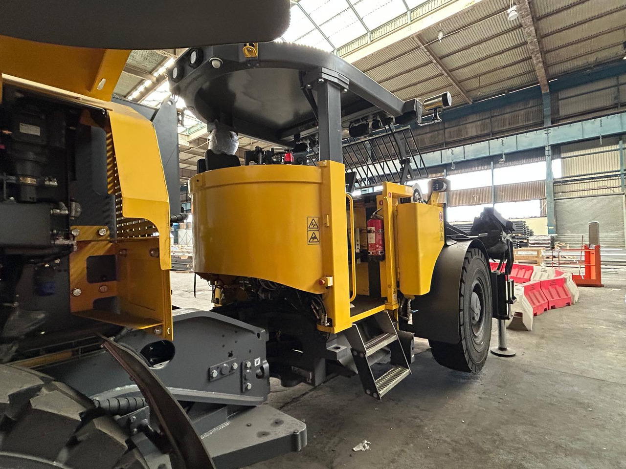 Atlas Copco (Epiroc) Boltec EC - Direkcionalna bušilica: slika Atlas Copco (Epiroc) Boltec EC - Direkcionalna bušilica Atlas Copco (Epiroc) Boltec EC - Direkcionalna bušilica: slika Atlas Copco (Epiroc) Boltec EC - Direkcionalna bušilica