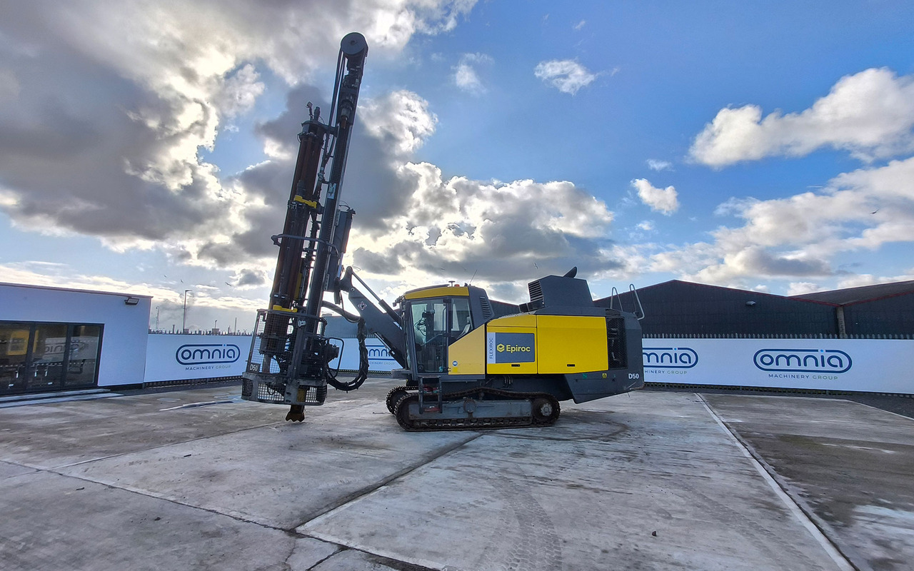 Atlas Copco (Epiroc) FlexiROC D50-10SF - Platforma za bušenje: slika Atlas Copco (Epiroc) FlexiROC D50-10SF - Platforma za bušenje Atlas Copco (Epiroc) FlexiROC D50-10SF - Platforma za bušenje: slika Atlas Copco (Epiroc) FlexiROC D50-10SF - Platforma za bušenje