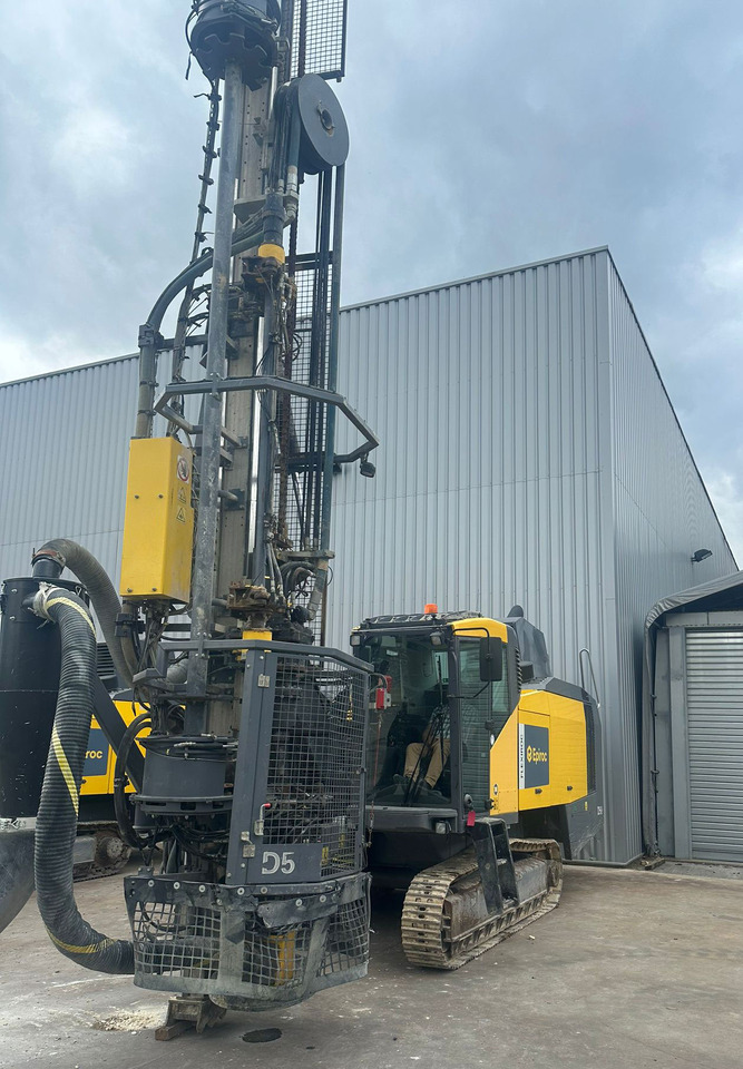 Atlas Copco (Epiroc) FlexiROC D50-10SF - Platforma za bušenje: slika Atlas Copco (Epiroc) FlexiROC D50-10SF - Platforma za bušenje Atlas Copco (Epiroc) FlexiROC D50-10SF - Platforma za bušenje: slika Atlas Copco (Epiroc) FlexiROC D50-10SF - Platforma za bušenje
