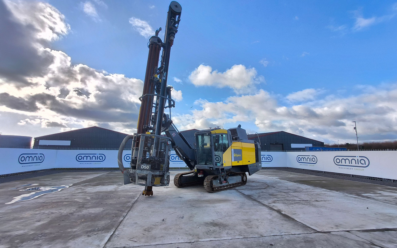 Atlas Copco (Epiroc) FlexiROC D50-10SF - Platforma za bušenje: slika Atlas Copco (Epiroc) FlexiROC D50-10SF - Platforma za bušenje Atlas Copco (Epiroc) FlexiROC D50-10SF - Platforma za bušenje: slika Atlas Copco (Epiroc) FlexiROC D50-10SF - Platforma za bušenje