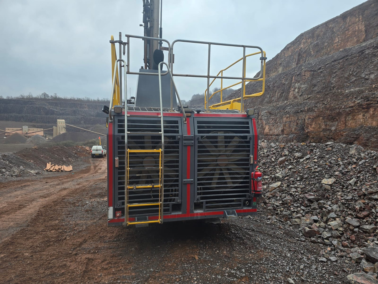 Atlas Copco (Epiroc) FlexiROC D60-10SF - Platforma za bušenje: slika Atlas Copco (Epiroc) FlexiROC D60-10SF - Platforma za bušenje Atlas Copco (Epiroc) FlexiROC D60-10SF - Platforma za bušenje: slika Atlas Copco (Epiroc) FlexiROC D60-10SF - Platforma za bušenje