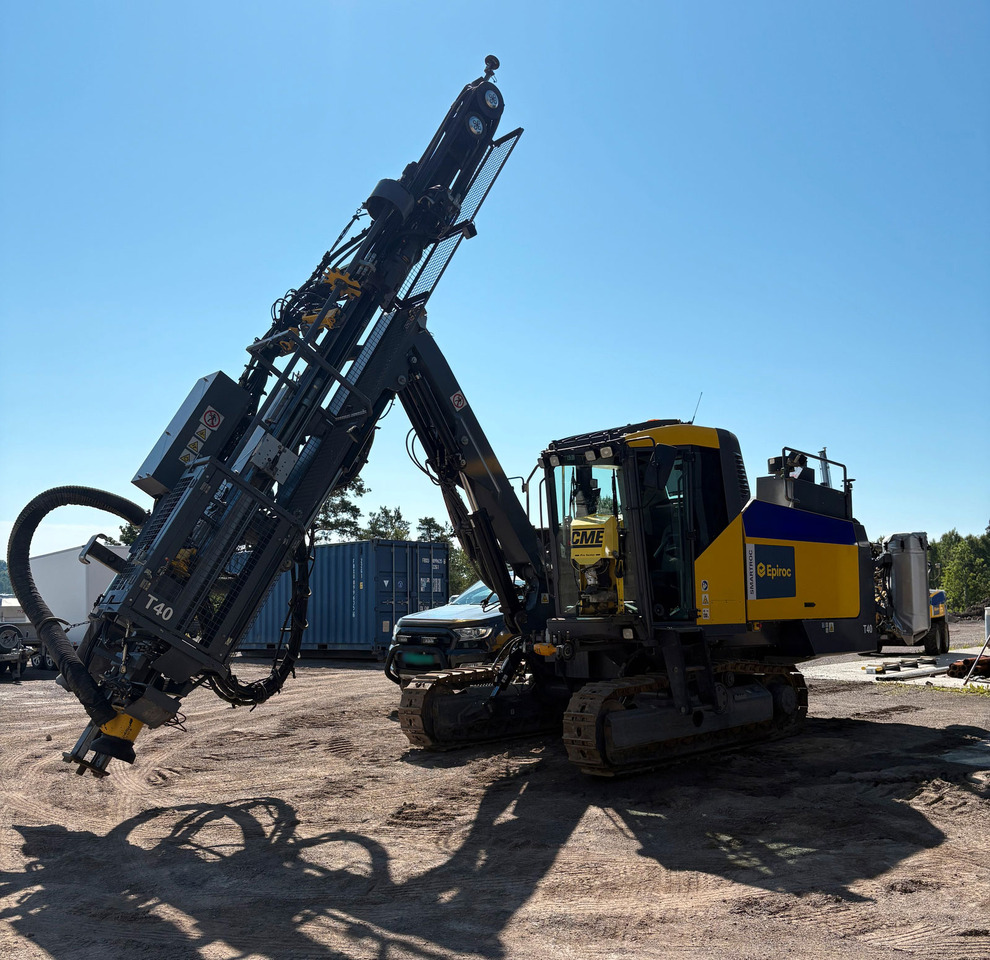 Atlas Copco (Epiroc) SmartROC T40MK2-11 - Platforma za bušenje: slika Atlas Copco (Epiroc) SmartROC T40MK2-11 - Platforma za bušenje Atlas Copco (Epiroc) SmartROC T40MK2-11 - Platforma za bušenje: slika Atlas Copco (Epiroc) SmartROC T40MK2-11 - Platforma za bušenje