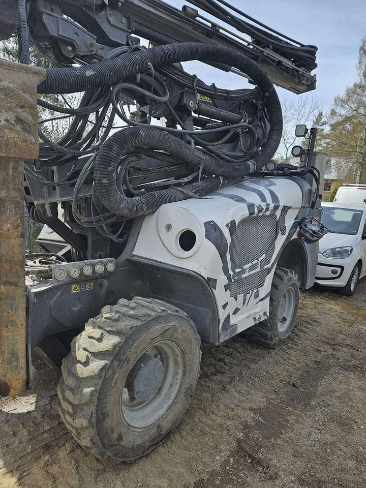 Atlas Copco FlexiROC T20 R-01 - Platforma za bušenje: slika Atlas Copco FlexiROC T20 R-01 - Platforma za bušenje Atlas Copco FlexiROC T20 R-01 - Platforma za bušenje: slika Atlas Copco FlexiROC T20 R-01 - Platforma za bušenje