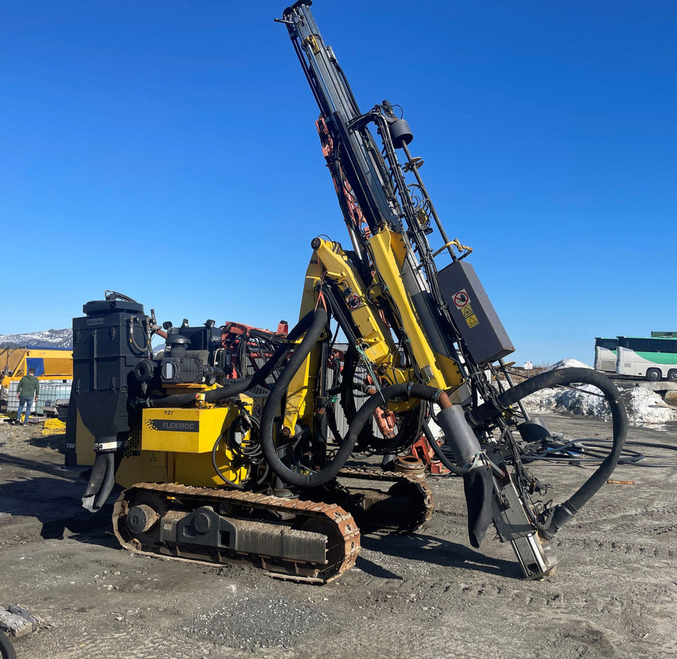 Atlas Copco FlexiROC T30 - Platforma za bušenje: slika Atlas Copco FlexiROC T30 - Platforma za bušenje Atlas Copco FlexiROC T30 - Platforma za bušenje: slika Atlas Copco FlexiROC T30 - Platforma za bušenje