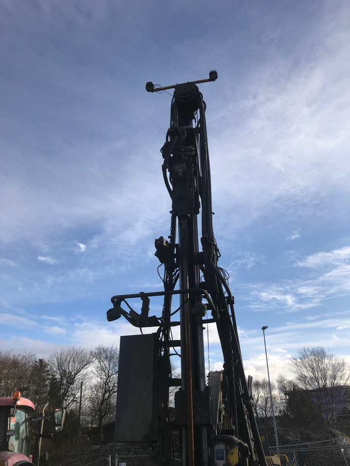 Atlas Copco FlexiROC T30 - Platforma za bušenje: slika Atlas Copco FlexiROC T30 - Platforma za bušenje Atlas Copco FlexiROC T30 - Platforma za bušenje: slika Atlas Copco FlexiROC T30 - Platforma za bušenje