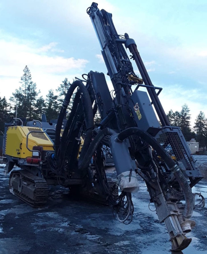Atlas Copco FlexiROC T35R-01 - Platforma za bušenje: slika Atlas Copco FlexiROC T35R-01 - Platforma za bušenje Atlas Copco FlexiROC T35R-01 - Platforma za bušenje: slika Atlas Copco FlexiROC T35R-01 - Platforma za bušenje