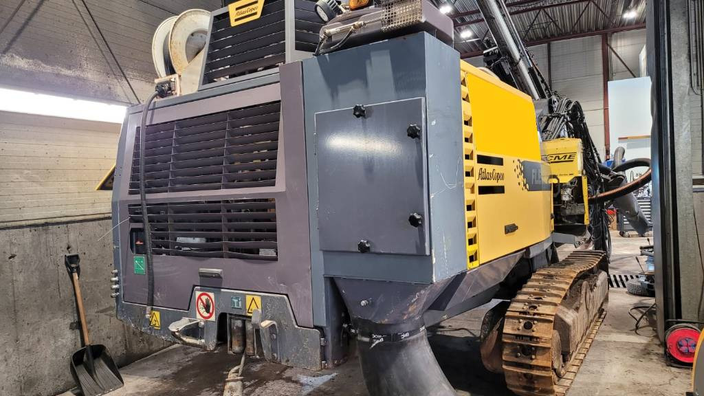 Atlas Copco FlexiROC T35R-01 - Platforma za bušenje: slika Atlas Copco FlexiROC T35R-01 - Platforma za bušenje Atlas Copco FlexiROC T35R-01 - Platforma za bušenje: slika Atlas Copco FlexiROC T35R-01 - Platforma za bušenje