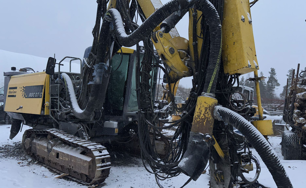 Atlas Copco ROC D7C-11 - Platforma za bušenje: slika Atlas Copco ROC D7C-11 - Platforma za bušenje Atlas Copco ROC D7C-11 - Platforma za bušenje: slika Atlas Copco ROC D7C-11 - Platforma za bušenje