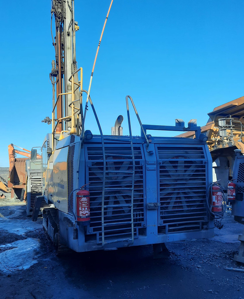 Atlas Copco ROC L7 (40)CR - Platforma za bušenje: slika Atlas Copco ROC L7 (40)CR - Platforma za bušenje Atlas Copco ROC L7 (40)CR - Platforma za bušenje: slika Atlas Copco ROC L7 (40)CR - Platforma za bušenje