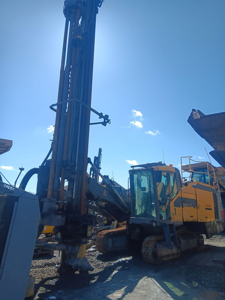 Atlas Copco ROC L7 (40)CR - Platforma za bušenje: slika Atlas Copco ROC L7 (40)CR - Platforma za bušenje Atlas Copco ROC L7 (40)CR - Platforma za bušenje: slika Atlas Copco ROC L7 (40)CR - Platforma za bušenje