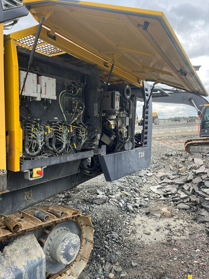 Atlas Copco SmartROC T35-11 - Platforma za bušenje: slika Atlas Copco SmartROC T35-11 - Platforma za bušenje Atlas Copco SmartROC T35-11 - Platforma za bušenje: slika Atlas Copco SmartROC T35-11 - Platforma za bušenje