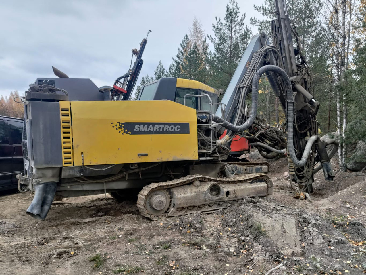 Atlas Copco SmartROC T35-11 - Platforma za bušenje: slika Atlas Copco SmartROC T35-11 - Platforma za bušenje Atlas Copco SmartROC T35-11 - Platforma za bušenje: slika Atlas Copco SmartROC T35-11 - Platforma za bušenje