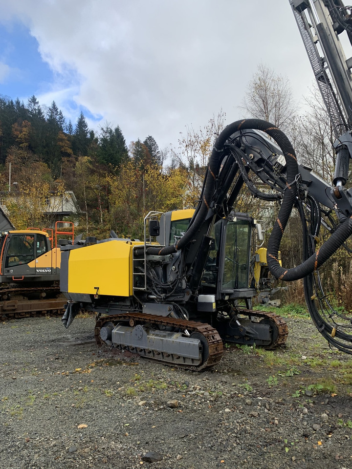 Atlas Copco SmartROC T40-11 - Platforma za bušenje: slika Atlas Copco SmartROC T40-11 - Platforma za bušenje Atlas Copco SmartROC T40-11 - Platforma za bušenje: slika Atlas Copco SmartROC T40-11 - Platforma za bušenje