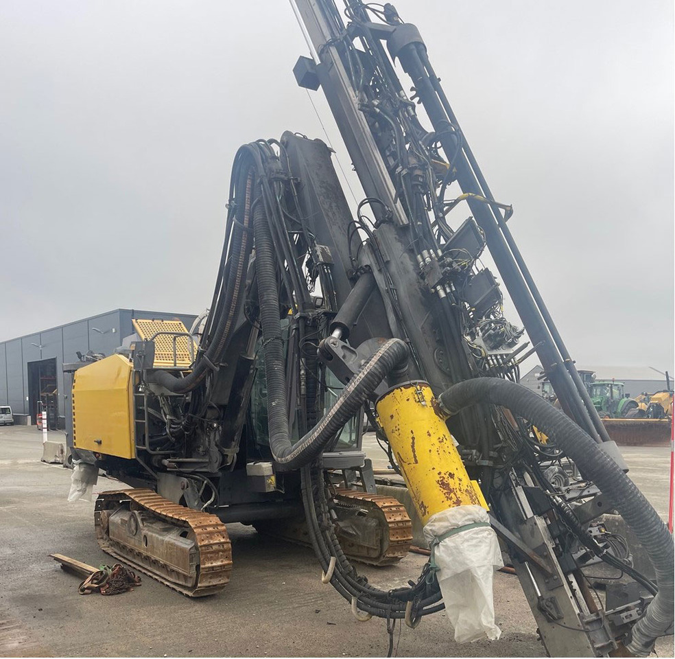 Atlas Copco SmartROC T40-11 - Platforma za bušenje: slika Atlas Copco SmartROC T40-11 - Platforma za bušenje Atlas Copco SmartROC T40-11 - Platforma za bušenje: slika Atlas Copco SmartROC T40-11 - Platforma za bušenje