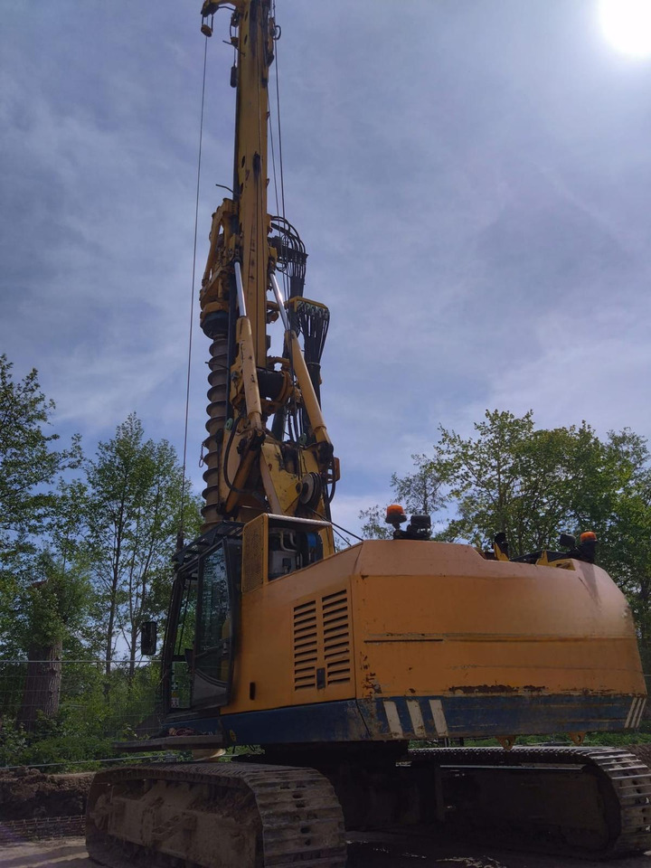 Bauer BG 15H - Zabijač stupova: slika Bauer BG 15H - Zabijač stupova Bauer BG 15H - Zabijač stupova: slika Bauer BG 15H - Zabijač stupova